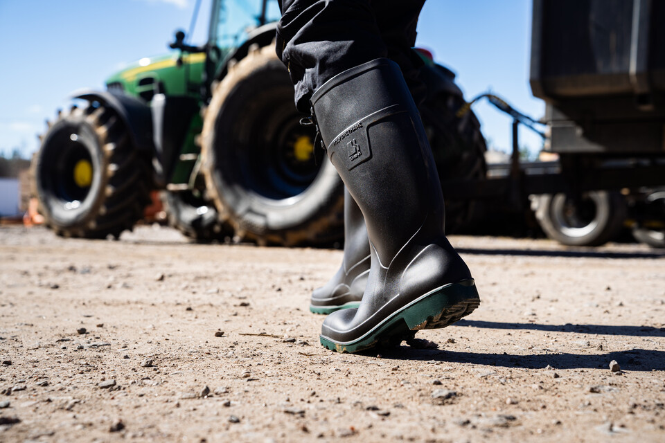 Light Boot Black S5 horizontal theme